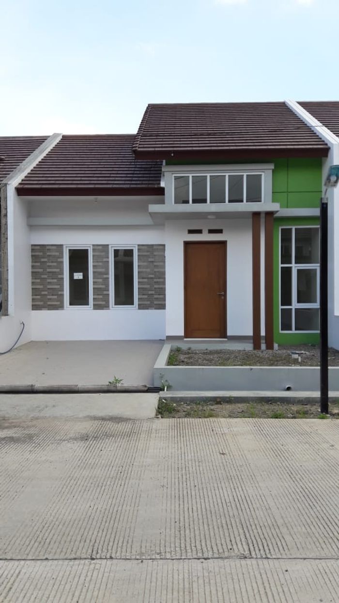 foto tampak rumah tipe 54/192 perumahan Garden City 2