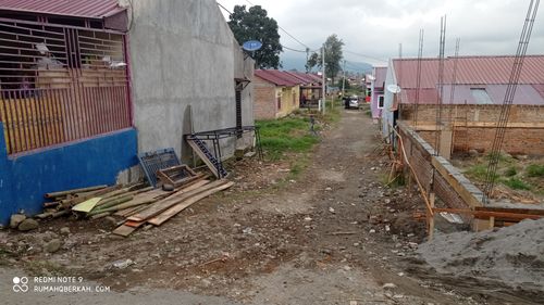 foto gerbang perumahan Juma Karang Pulo Berastagi