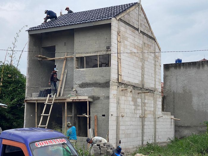 foto tampak rumah tipe 36 Mezzanine (413) perumahan Seroja Home Residence 2