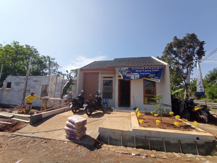 foto tampak rumah tipe 30 perumahan Bumi Ligung Indah