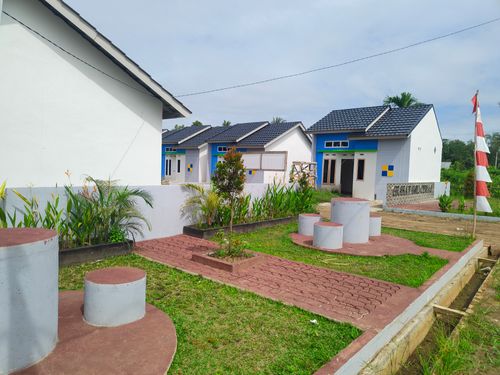 foto gerbang perumahan GRAHA FAMILI CERIA 3