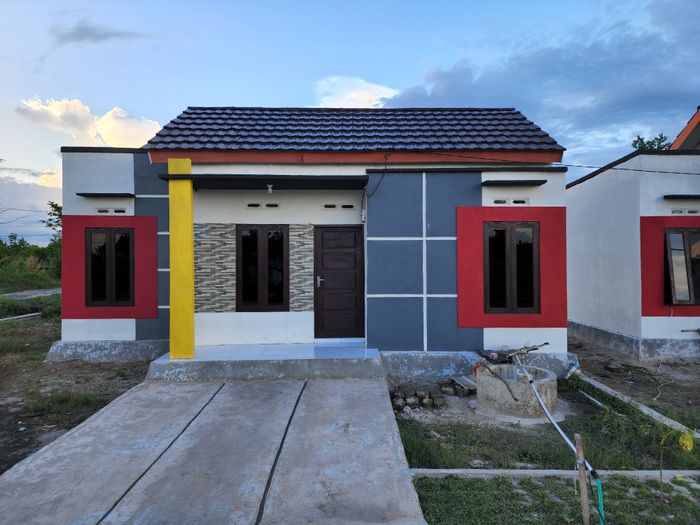 foto tampak rumah tipe Alfa Platinum perumahan Karya Utama Sinergia Tahap Ke-2