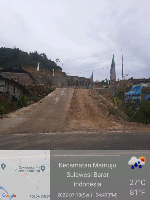 foto gerbang perumahan ROYAL GREEN HILLS