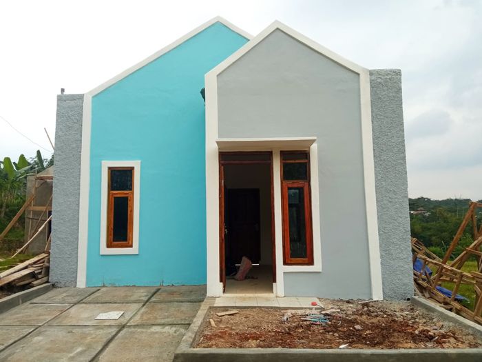 foto tampak rumah tipe 30/60 perumahan Bumi Surya Banjaran