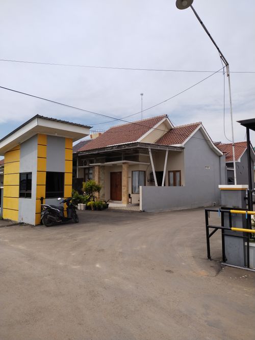 foto gerbang perumahan Graha Naya Buaran Tahap II