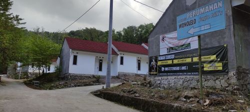 foto gerbang perumahan WONOLELO JOGJA HILLS