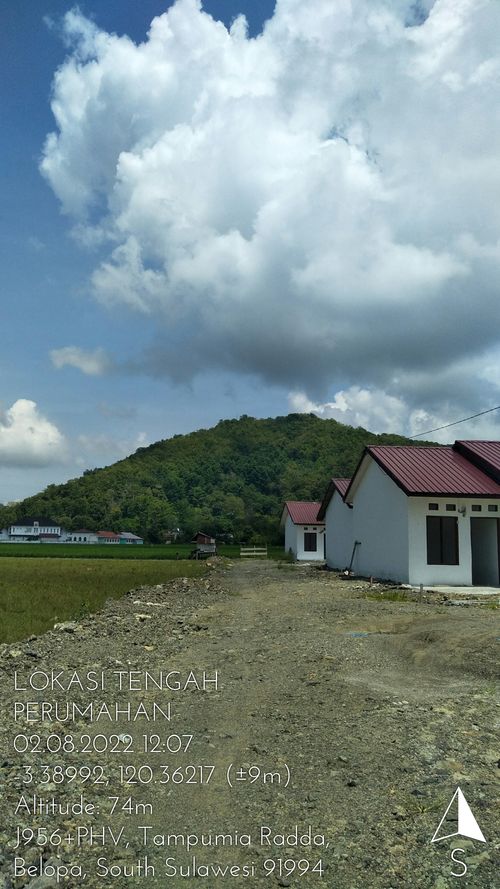 foto posisi tengah perumahan GRIYA MALLANIUNG