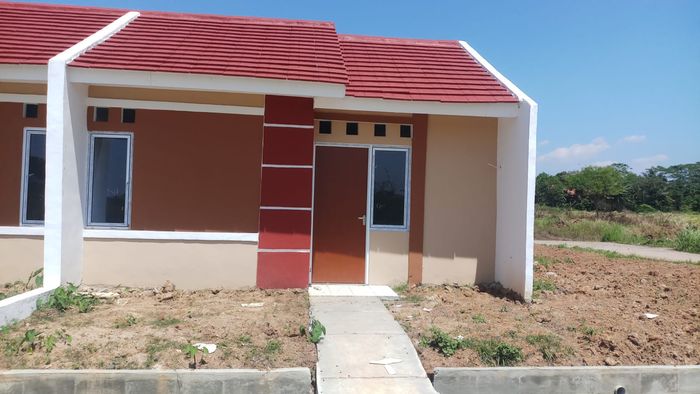 foto tampak rumah tipe Lily perumahan AMBAR ASWANDA RESIDENCE