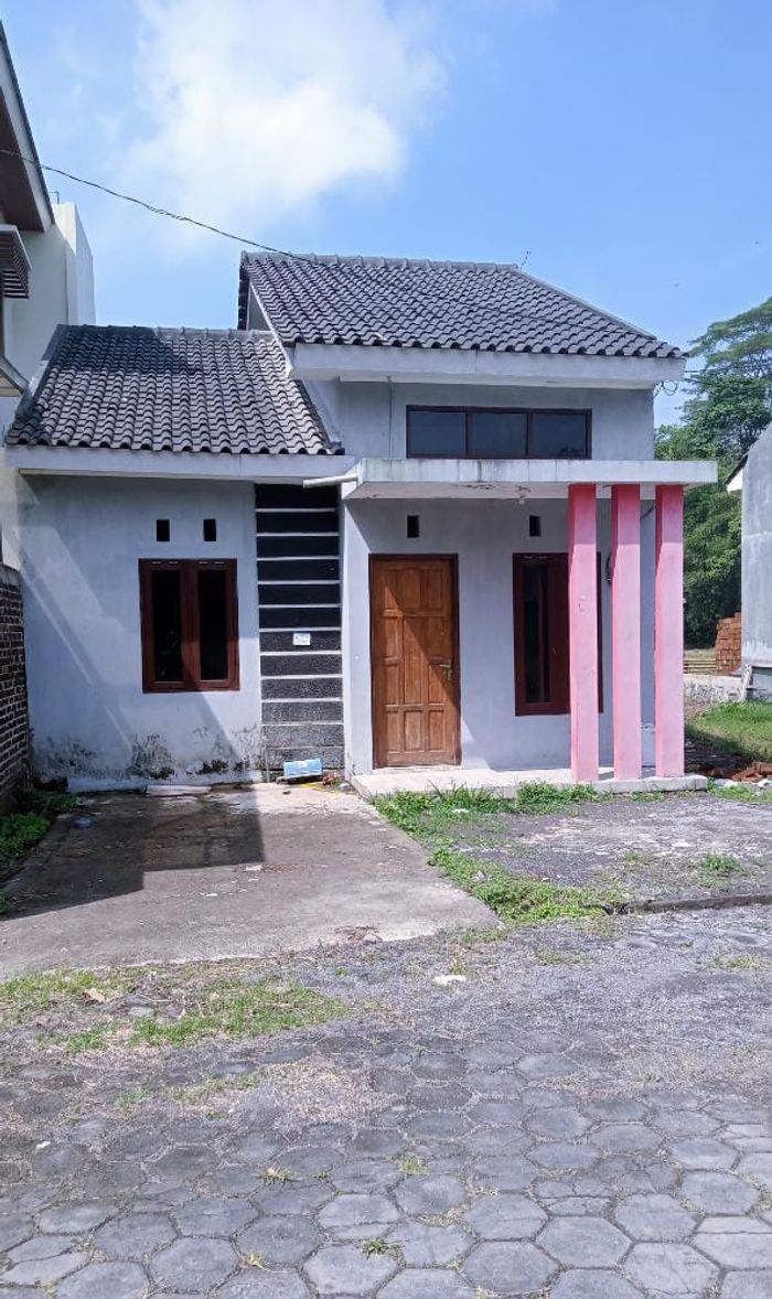 foto tampak rumah tipe SAPHIR perumahan PERMATA INDAH 3