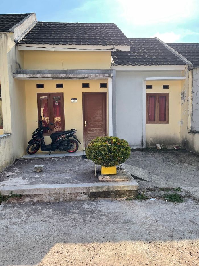 foto tampak rumah tipe Flamboyan perumahan PESONA CARRERA REGENCY 2