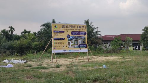 foto gerbang perumahan GRIYA PADAT KARYA V