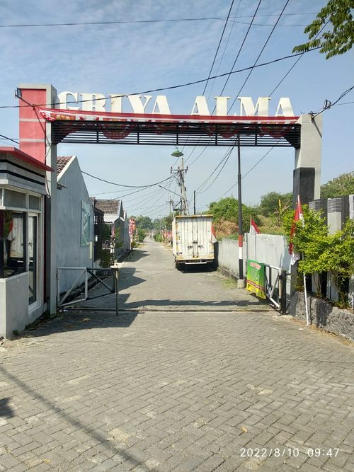 foto gerbang perumahan Griya Alma
