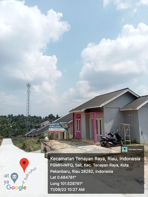 foto posisi tengah perumahan CAHAYA INDRALOKA