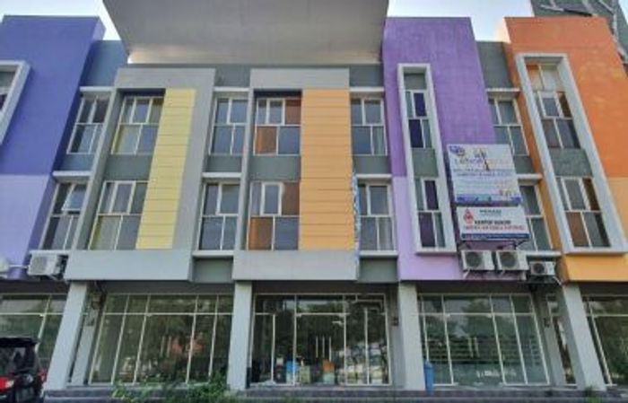 foto tampak rumah tipe RUKO perumahan NIRWANA GOLDEN PARK