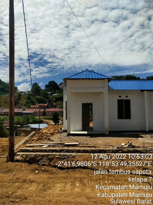 foto contoh rumah perumahan ANJOROPITU HILLS