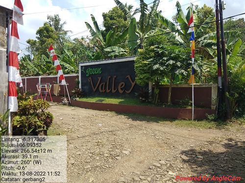 foto gerbang perumahan Green Valley 2