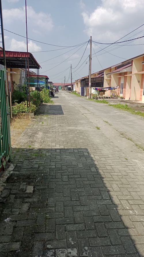 foto posisi tengah perumahan Anugrah Sambirejo Asri