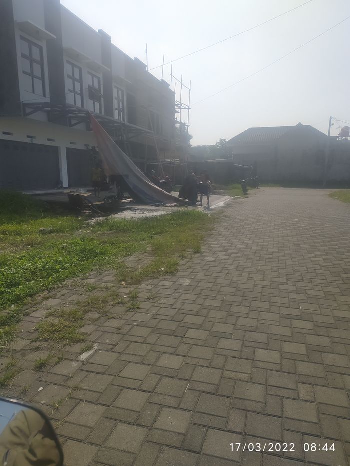 foto tampak rumah tipe 110/82 perumahan BATUNUNGGAL INDAH ESTATE RAHAYU