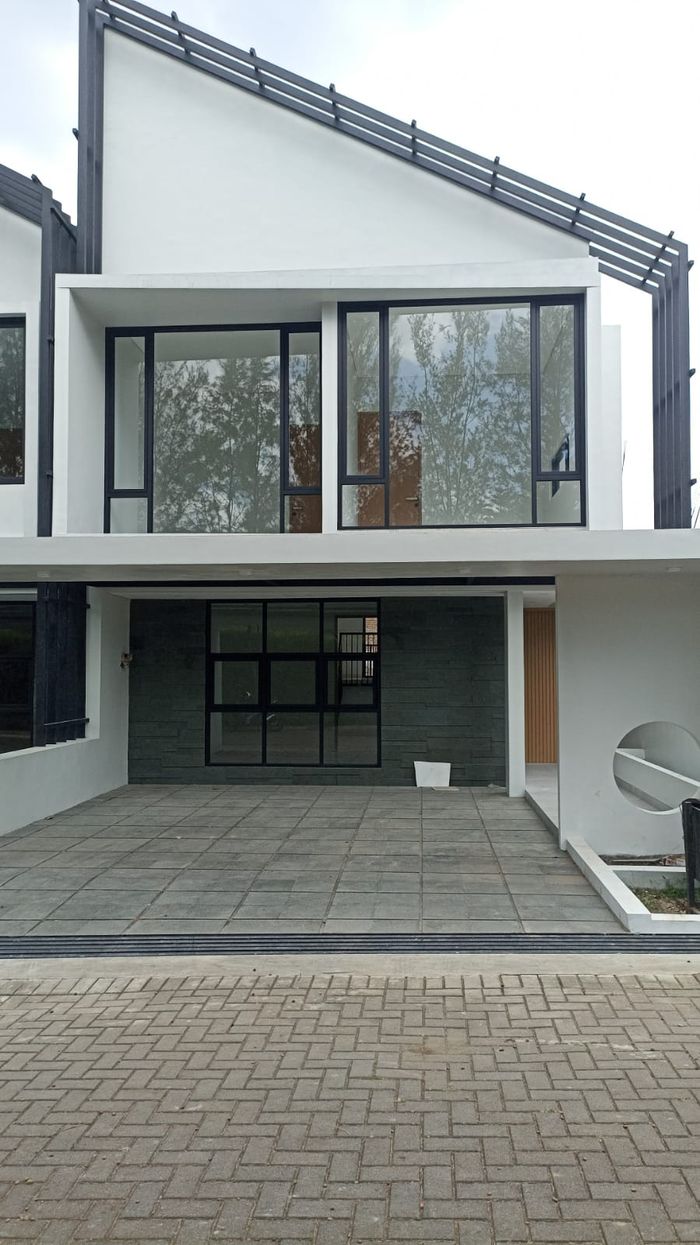 foto tampak rumah tipe Terra Serenity perumahan PT Graha Pinus Asri