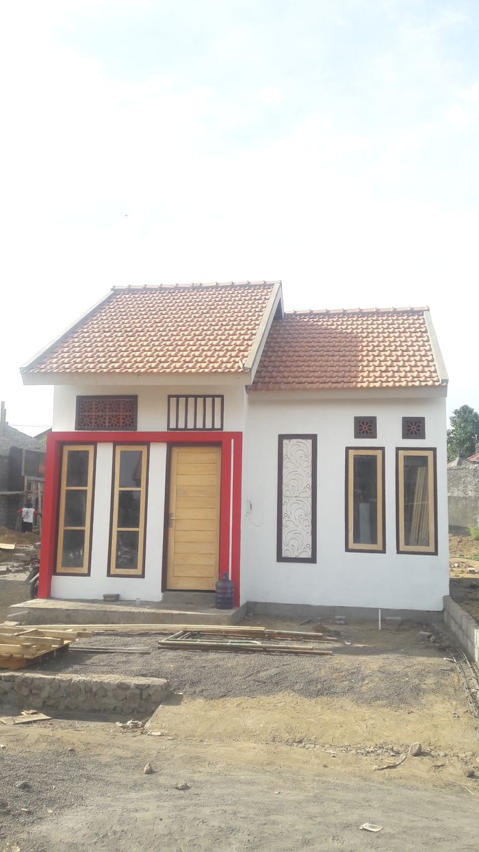 foto tampak rumah tipe 30/70 Semi Finisihing perumahan PANJI SHANTI 3