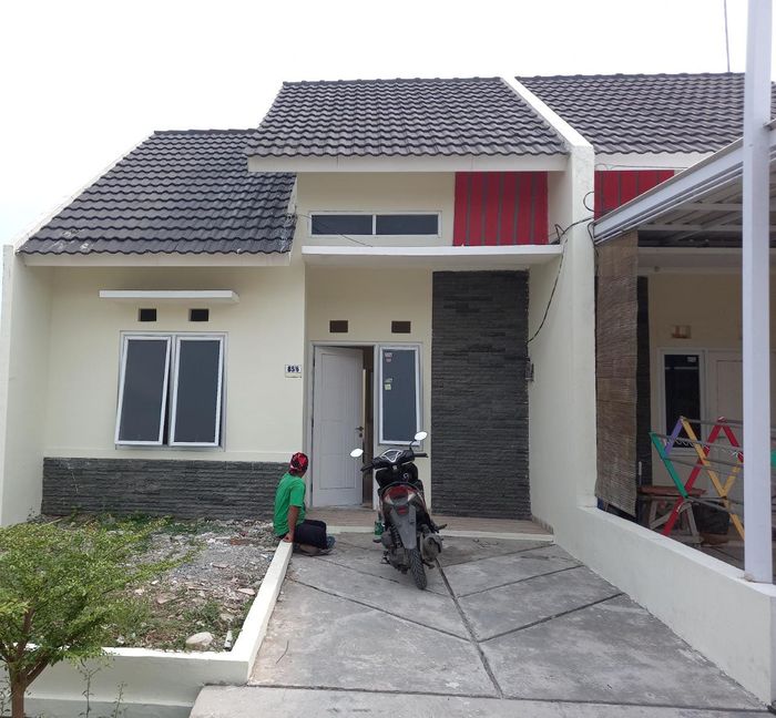 foto tampak rumah tipe RAFLESIA 36 perumahan GRAND MAHKOTA