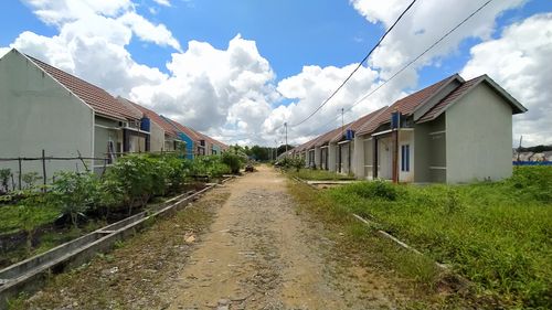 foto posisi tengah perumahan KAV SATU RESIDENCE BLOK KN
