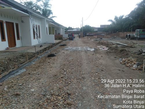 foto posisi tengah perumahan HALRA RESIDENCE