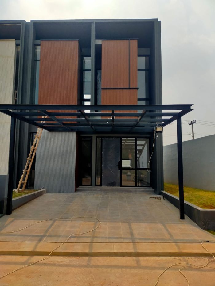 foto tampak rumah tipe VISALA perumahan GRAND RESIDENCE CITY