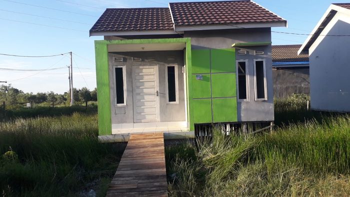 foto tampak rumah tipe 36 perumahan KERUWING INDAH HANDIL BAKTI