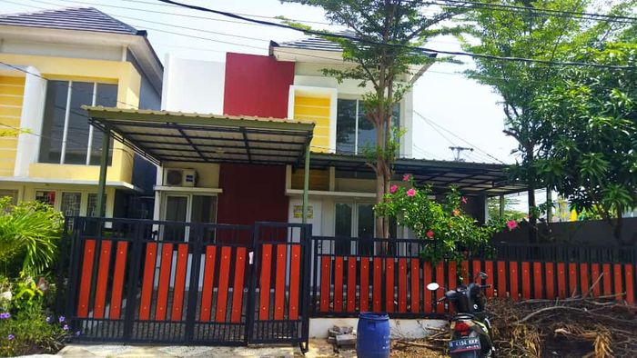foto tampak rumah tipe HC 40/72 perumahan GRAND MAHKOTA