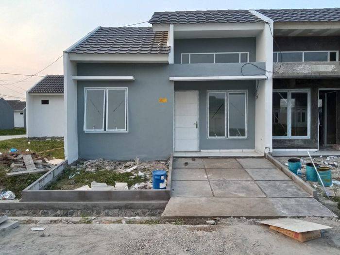 foto tampak rumah tipe .27/60. perumahan SUKAMEKAR REGENCY