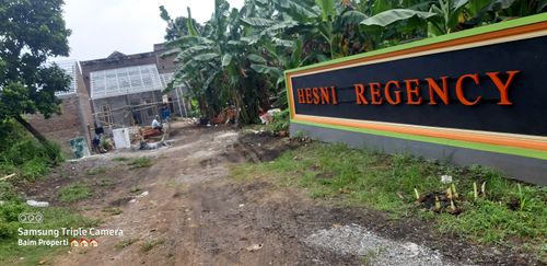 foto gerbang perumahan HESNI REGENCY MASTRIP