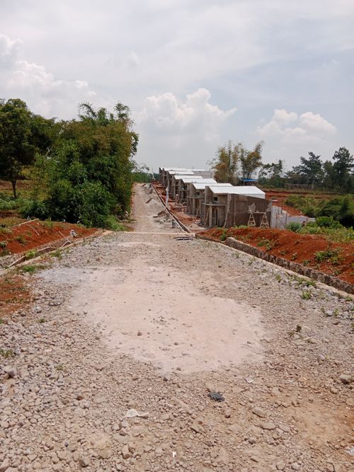 foto posisi tengah perumahan Pesona Bukit Nagrak
