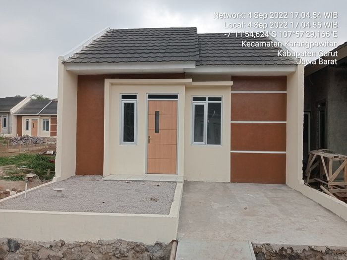 foto tampak rumah tipe 34/60 perumahan GRIYA BTS CIKAWUNG