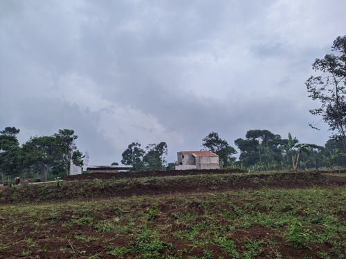foto posisi tengah perumahan Restoe Boemi Raharja