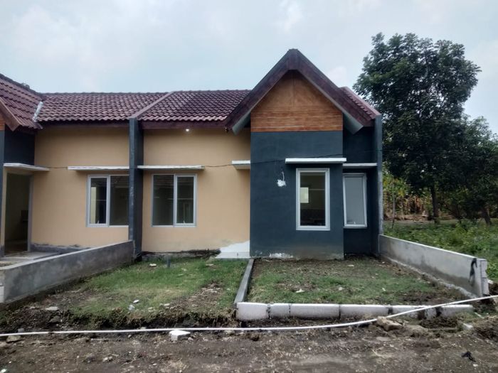 foto tampak rumah tipe 36/60 perumahan HARMONI LAND