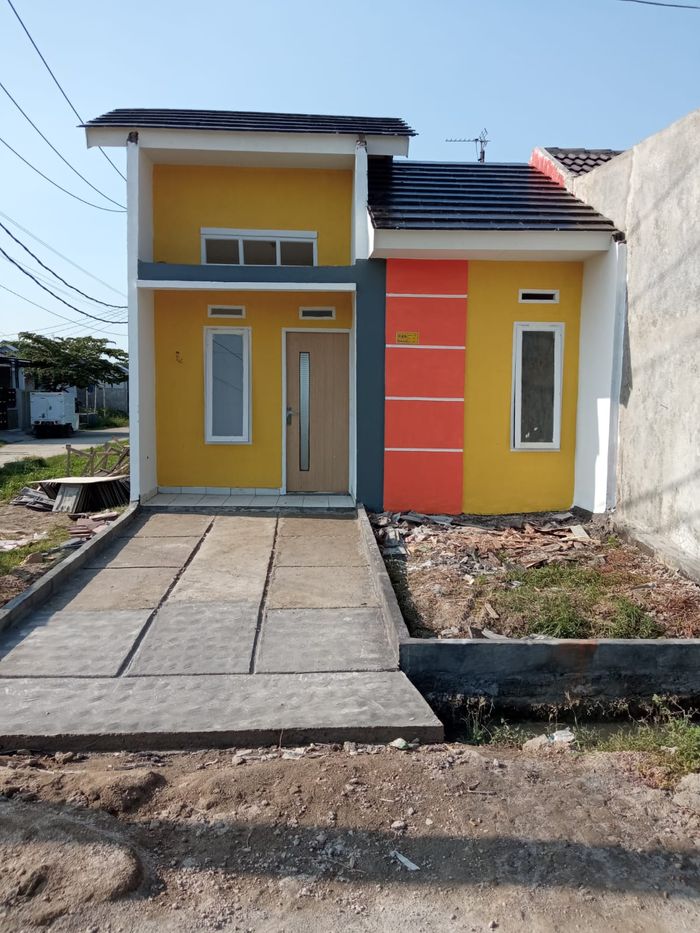 foto tampak rumah tipe 25/95 perumahan SUKAMEKAR REGENCY