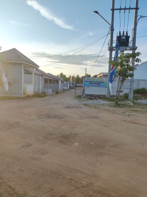 foto gerbang perumahan GRAHA KHAYANGAN MANTIKULORE III
