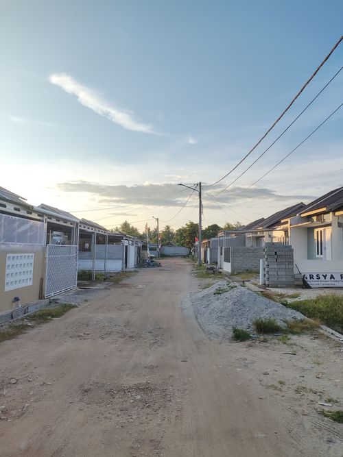 foto posisi tengah perumahan GRAHA KHAYANGAN MANTIKULORE III