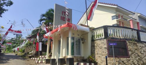 foto gerbang perumahan CITY VIEW BLOK E II