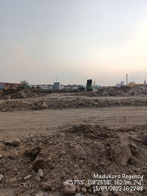 foto posisi tengah perumahan SEMARANG BIZPARK REGENCY (MADUKORO REGENCY)