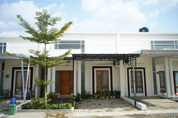 foto tampak rumah tipe C5 perumahan SAPPHIRE MANSION