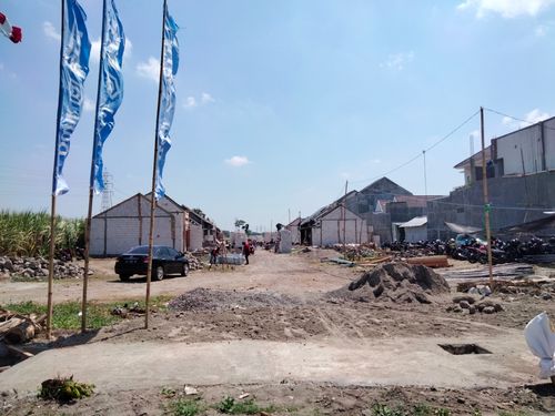 foto gerbang perumahan GRIYA NGRONGGO PERMAI