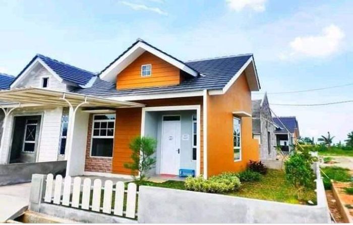 foto tampak rumah tipe The Boulevard 30/99 perumahan Citra Swarna Riverside