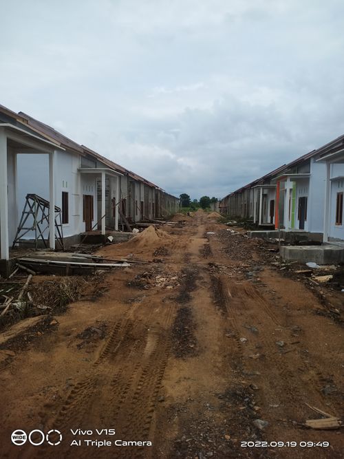 foto posisi tengah perumahan PONDOK MARISA 8