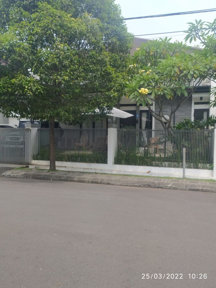 foto tampak rumah tipe 198/260 perumahan BATUNUNGGAL INDAH ESTATE BI & BIR