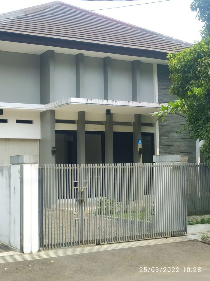 foto tampak rumah tipe 183/240 perumahan BATUNUNGGAL INDAH ESTATE BI & BIR