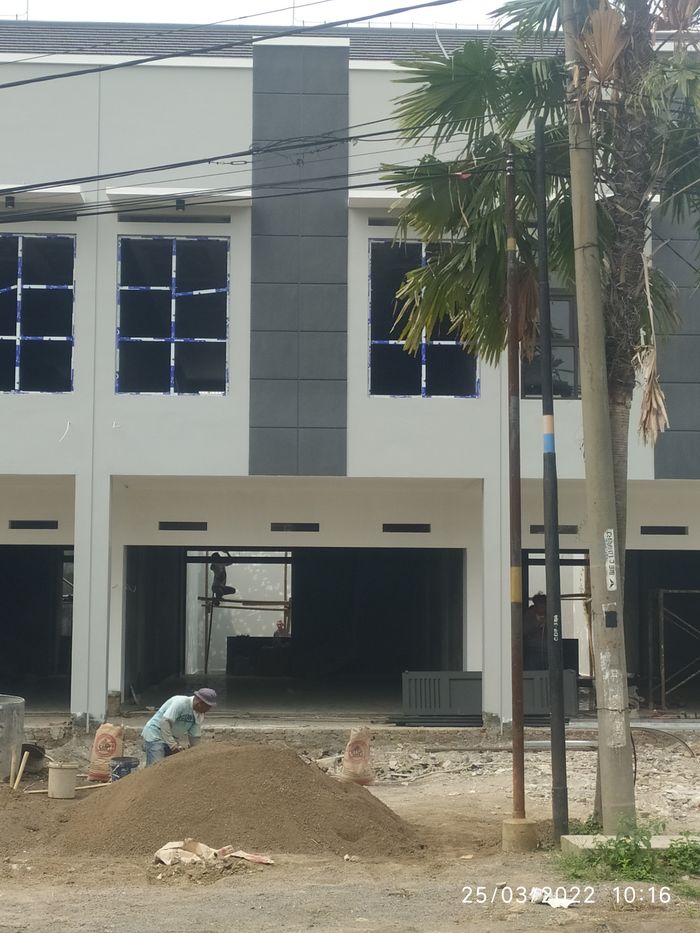 foto tampak rumah tipe 156/150 perumahan BATUNUNGGAL INDAH ESTATE BI & BIR