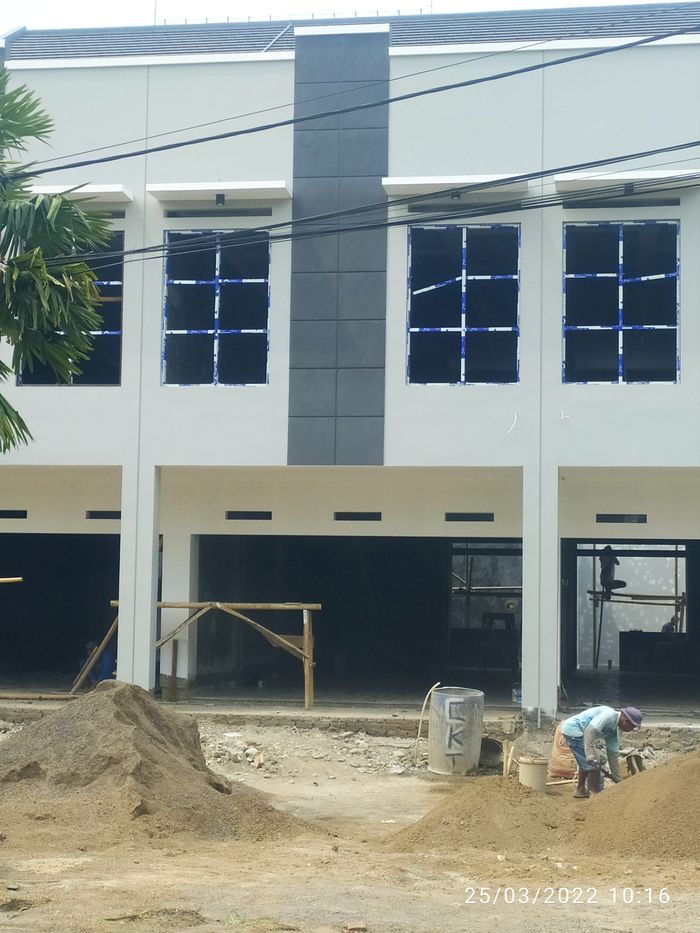 foto tampak rumah tipe 156/150 perumahan BATUNUNGGAL INDAH ESTATE BI & BIR