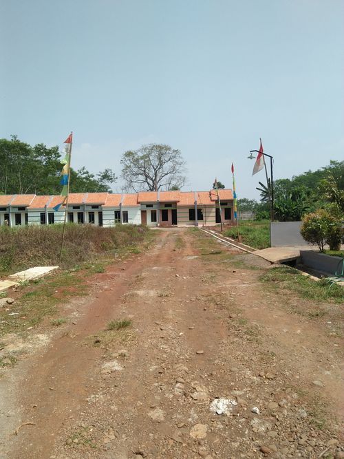 foto posisi tengah perumahan VILLA KENCANA CLUSTER